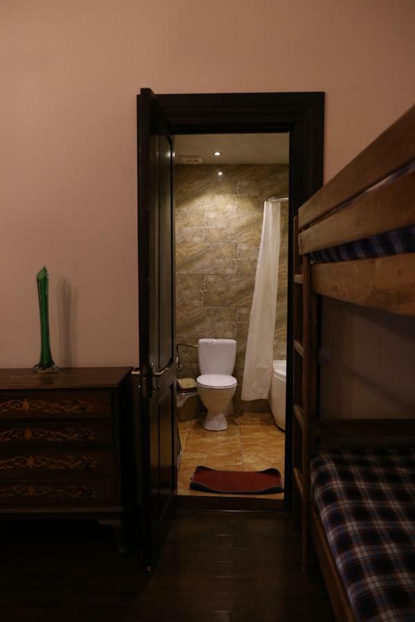 Private Rooms In The City Center - Chonqadze 9 Tbilisi Eksteriør bilde